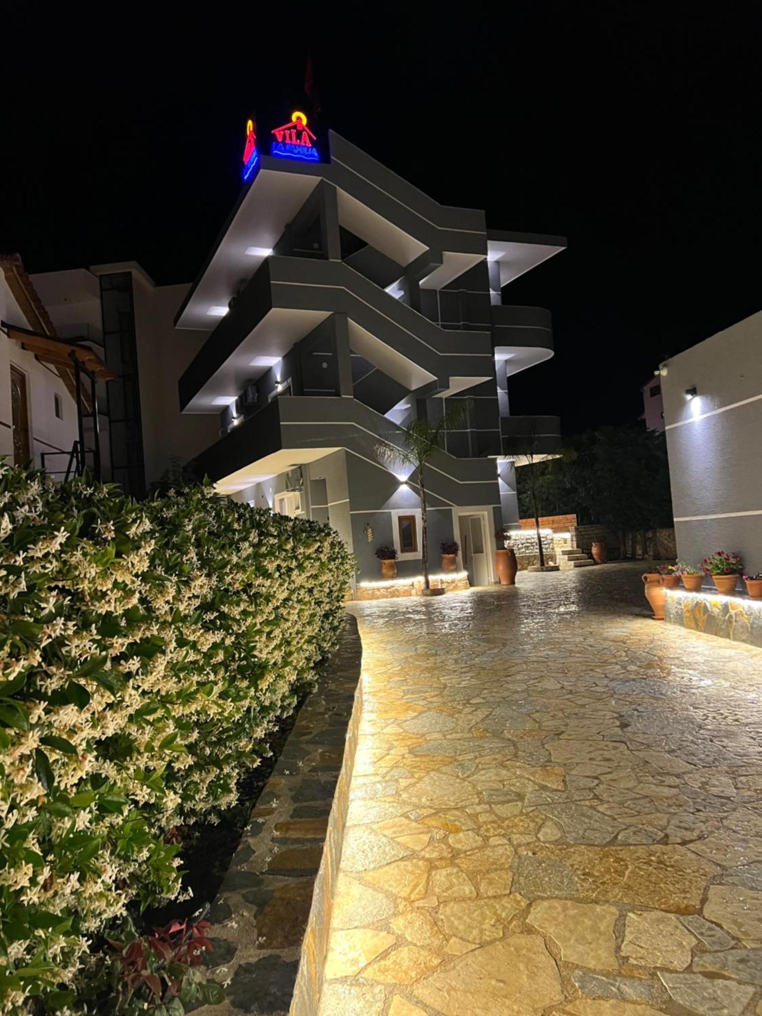 Vila La Familia Ksamil Bagian luar foto