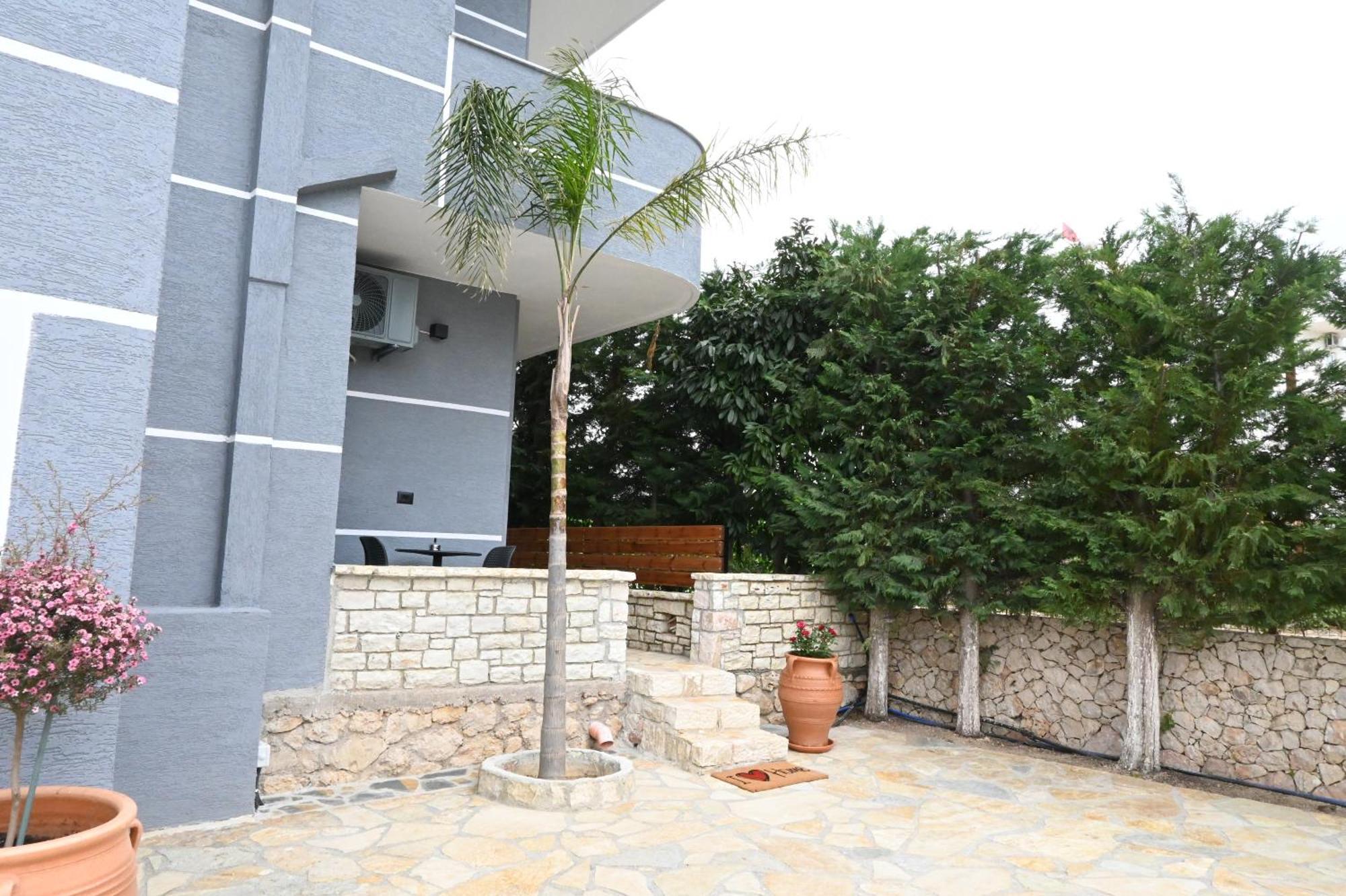 Vila La Familia Ksamil Bagian luar foto