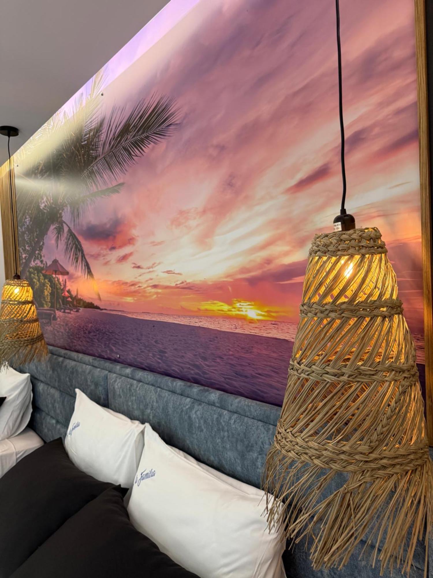 Vila La Familia Ksamil Bagian luar foto